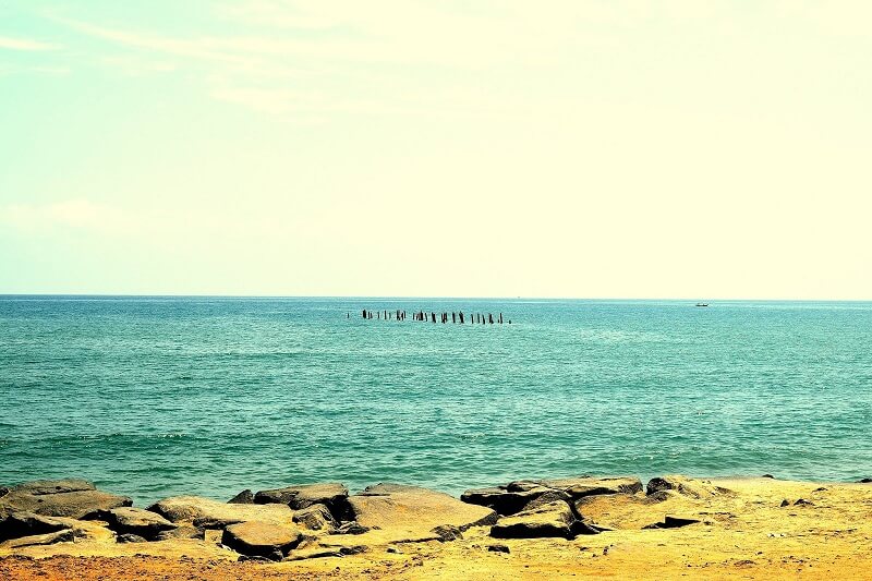 Grabbing Lake Pondicherry