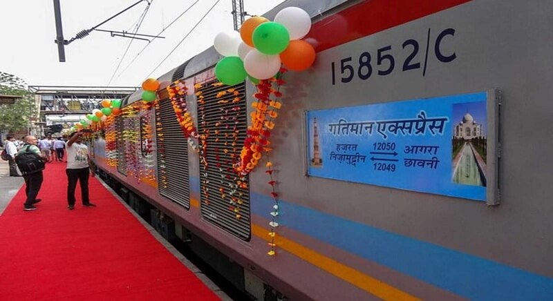 Travel from Delhi to Agra by Gatiman Express Train