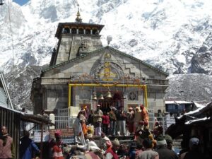 Pay extra for the Kedarnath Helicopter Service if you weigh more than 80 kg – Read detail here