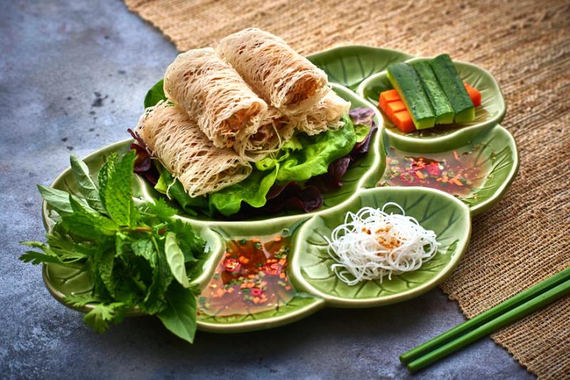 Crispy-seafood-spring-roll