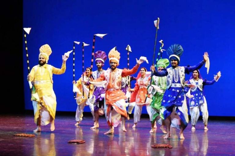 10 Types of Punjabi Folk Dance - Tusk Travel