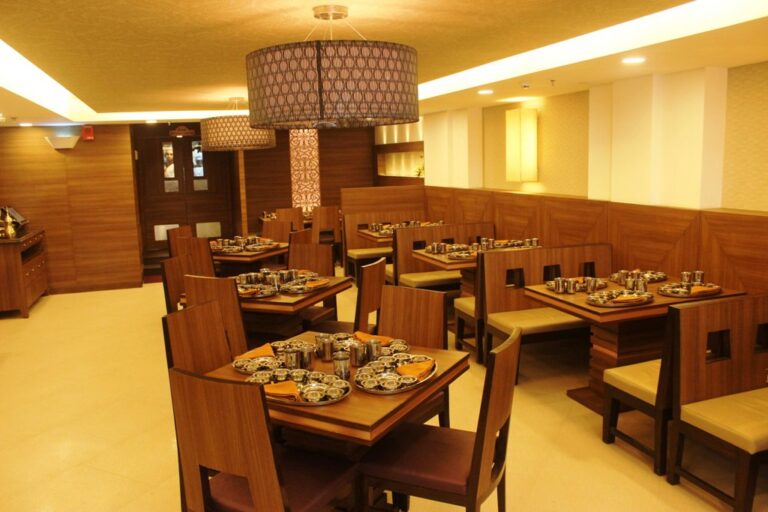 15 Famous Food Places in Kolkata
