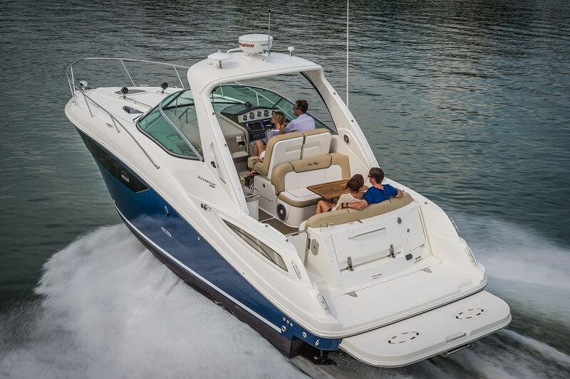 Take a private yacht ride in Goa