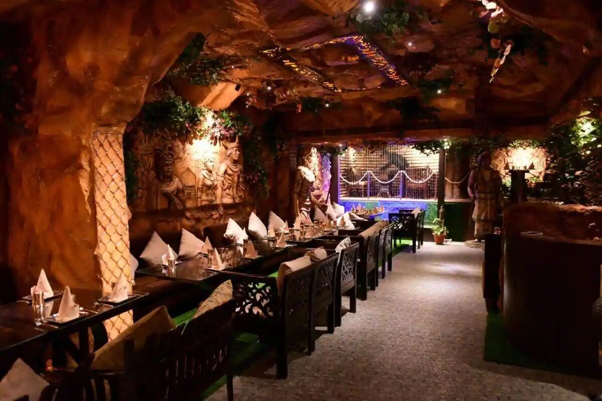 Spice Caves Restaurant Lucknow