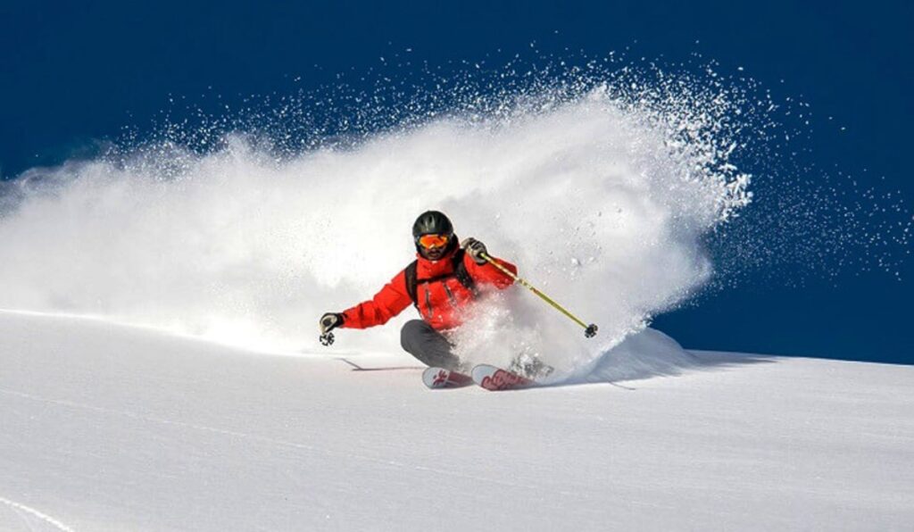 Enjoy the first indoor ski park in Kufri