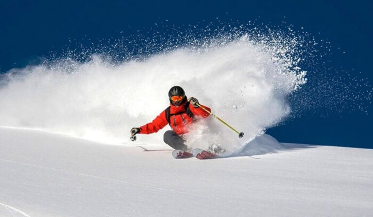 Enjoy the first indoor ski park in Kufri