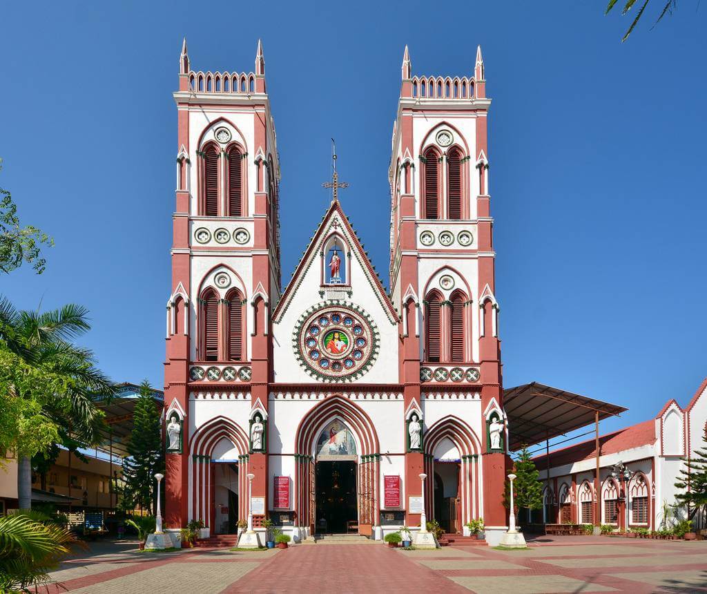 Basilica of the Sacred Heart of Jesus, Pondicherry