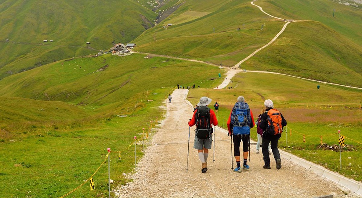Deoria Tal Trek, Uttarakhand