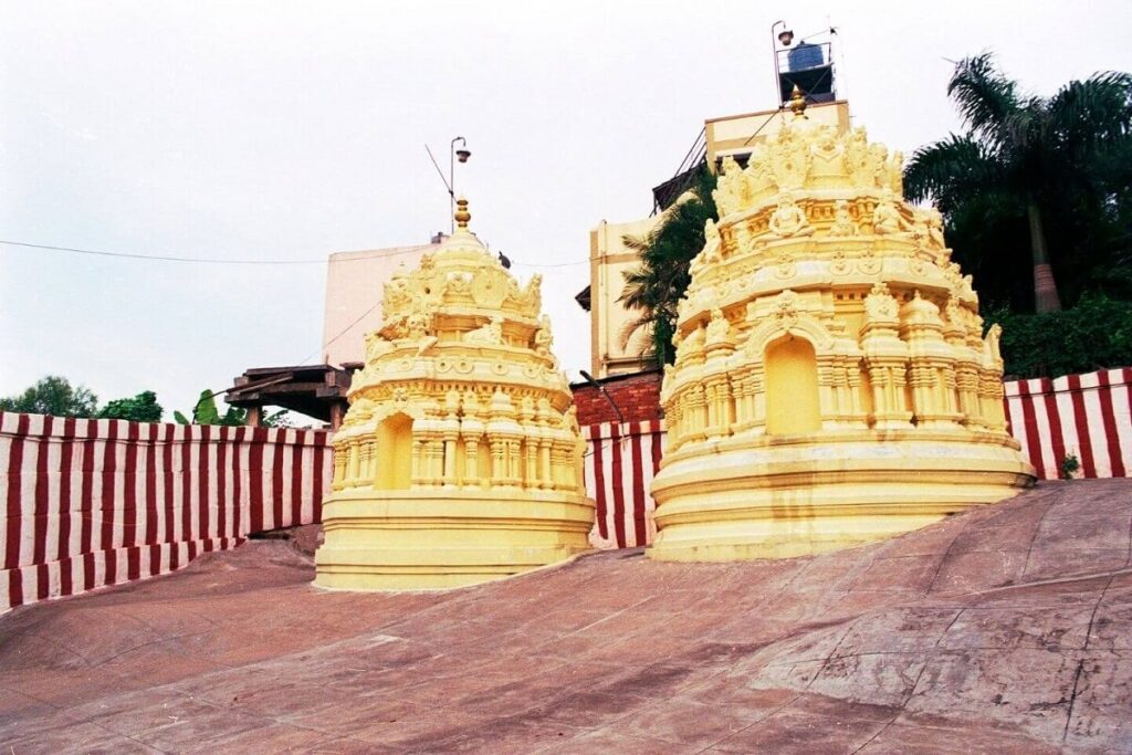 Gavi Gangadhareshwara Temple Bangalore