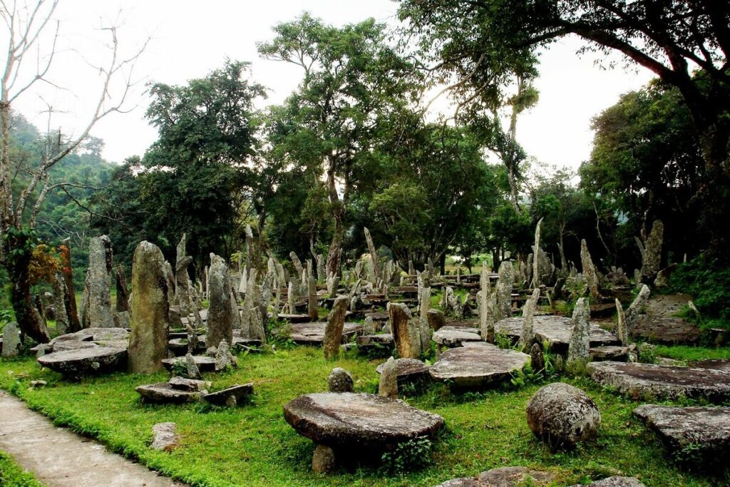 Nartiāng Monoliths, Meghalaya