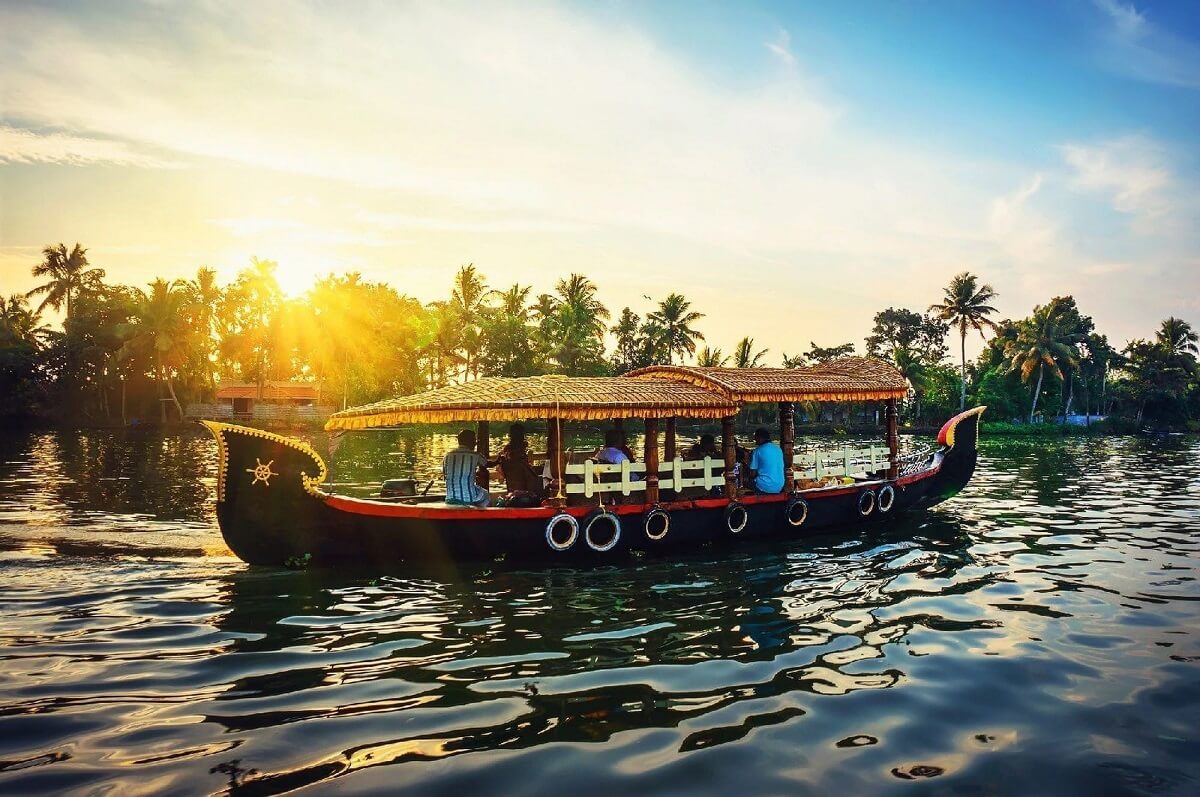 Shikara Ride in Kerala