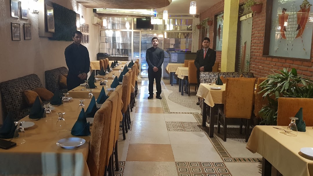 Flavours Restaurant, Dehradun
