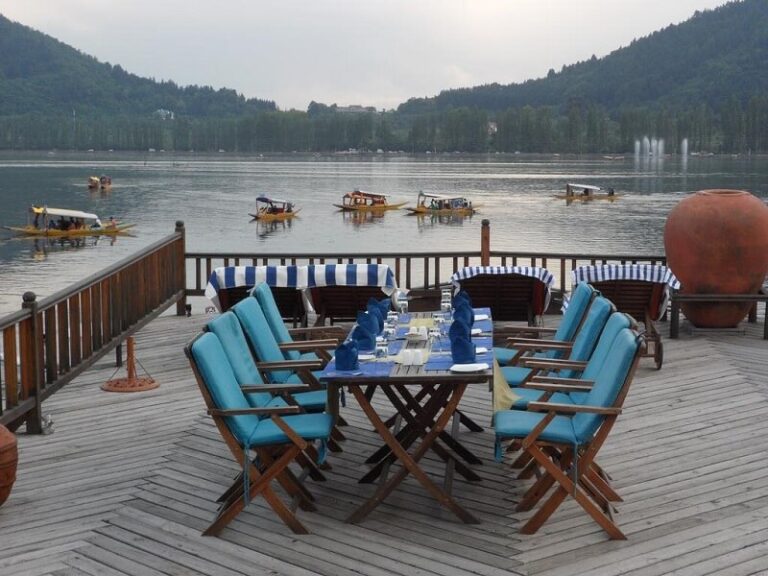 Restaurants Near Dal Lake Srinagar