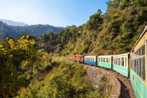 Discover the Best Way to Travel from Delhi to Shimla: Train, Road, or Flight?