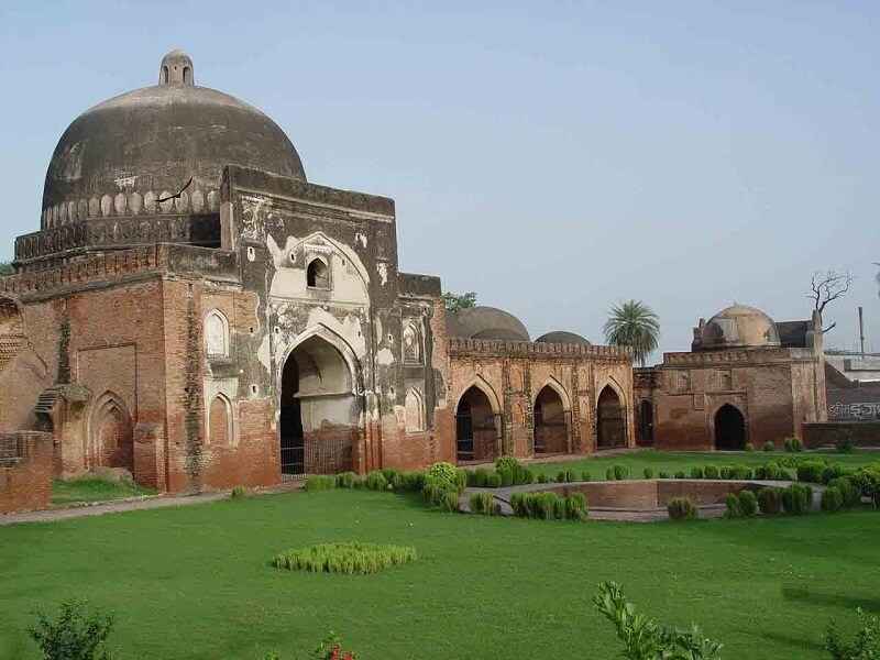 Baba Farids Tomb, Faridabad
