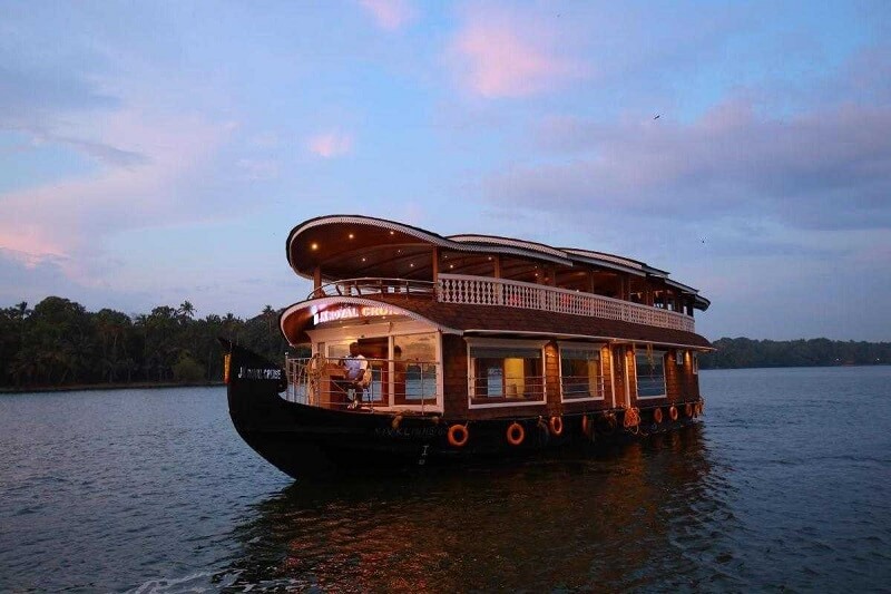 Alleppey Houseboat Backwater Tour