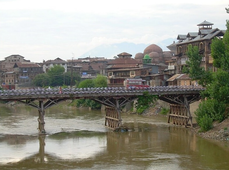 Zaina Kadal Road