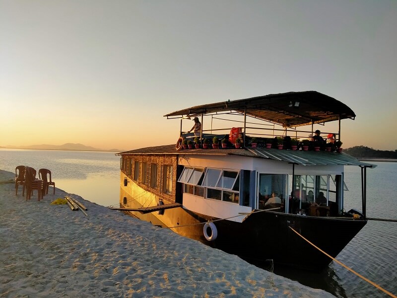 Guwahati Houseboat Trip