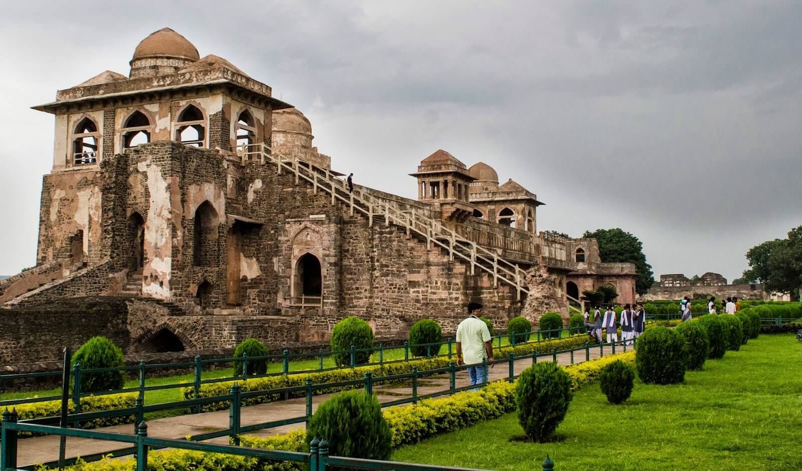 tourist places near indore