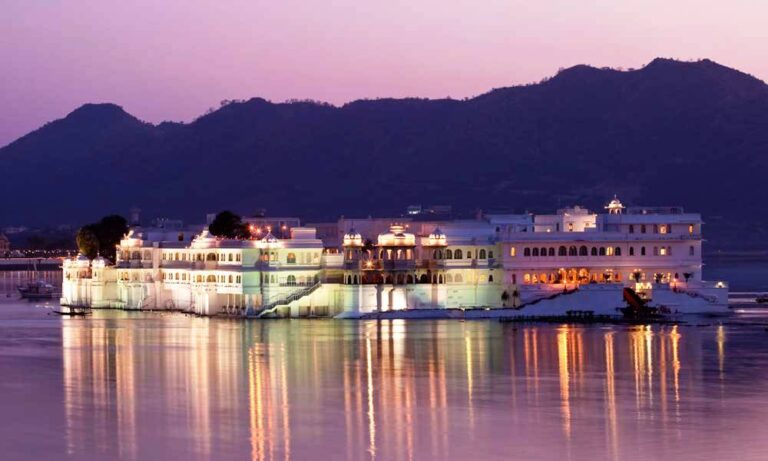 Taj-Lake-Palace-Udaipur-Luxury-Hotel