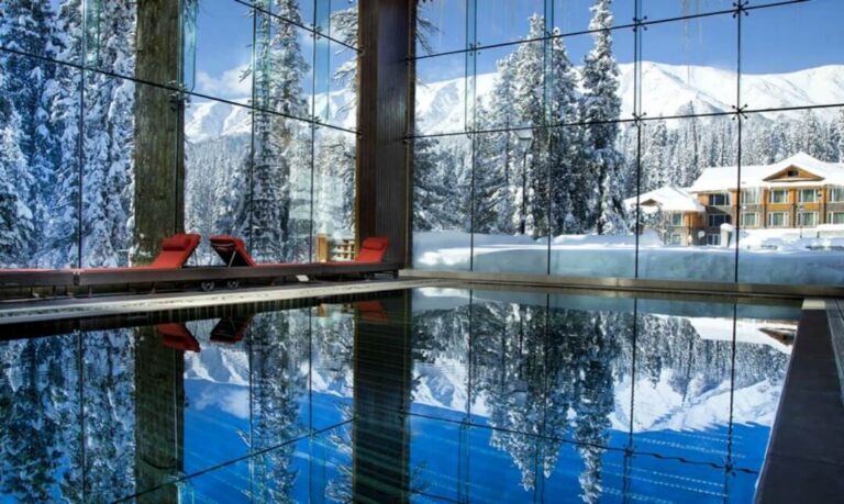 most-romantic-hotels-srinagar (1)