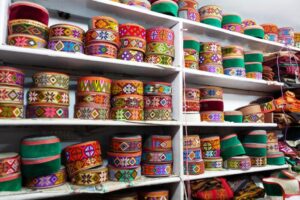 traditional-himachali-hats-shopping-in-shimla