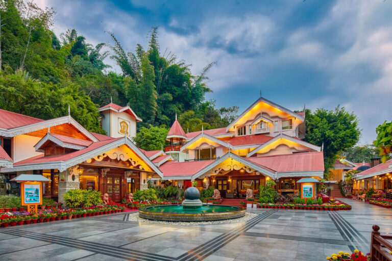 best luxury hotels in Gangtok