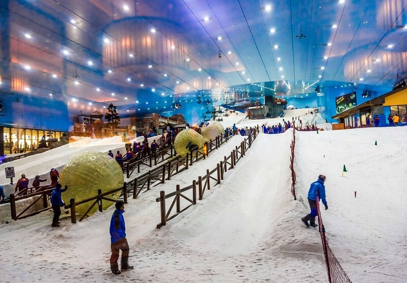 Experience skiing in a desert at Ski Dubai