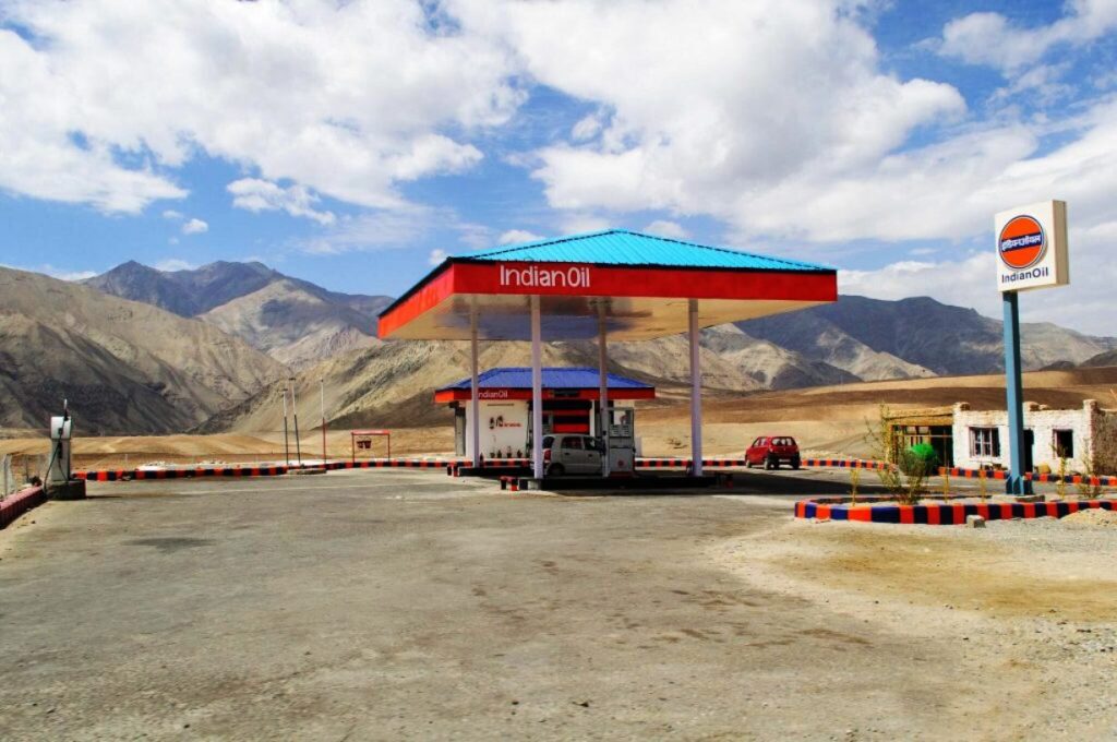 petrol-pump-fule-on-sringar-leh-manali-highway