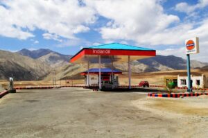 petrol-pump-fule-on-sringar-leh-manali-highway
