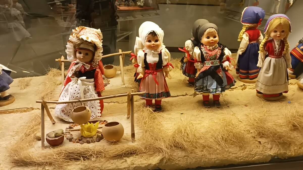 Rotary Dolls Museum, Rajkot, Gujarat