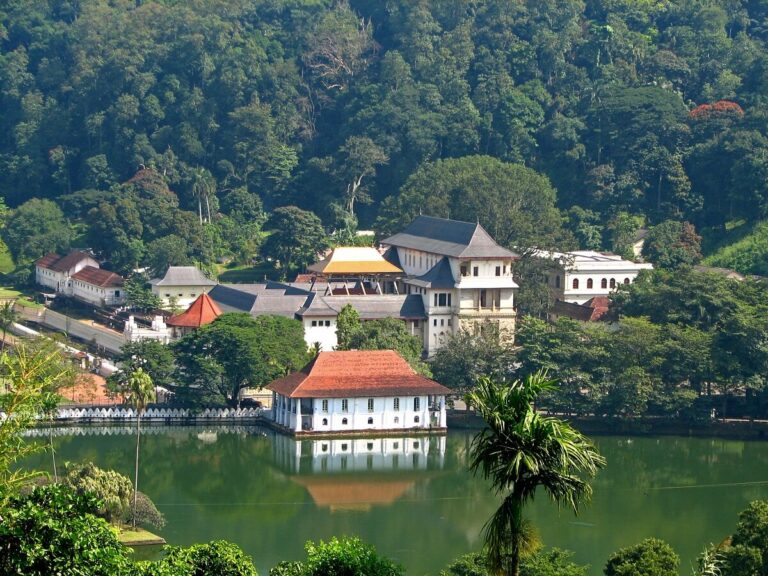Kandy Temple of the Tooth, Sri Lanka