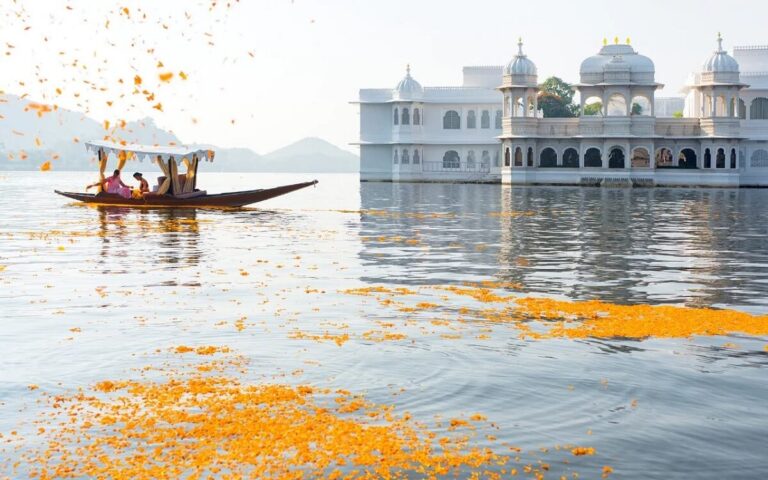 Taj Lake Pichola, Udaipur, Rajasthan