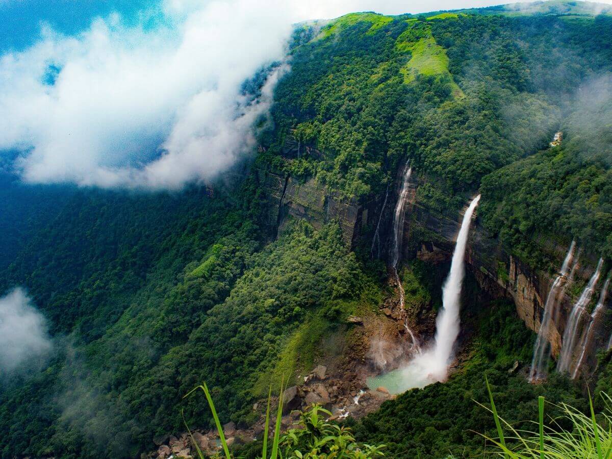 Nohkalikai Waterfalls, Meghalaya
