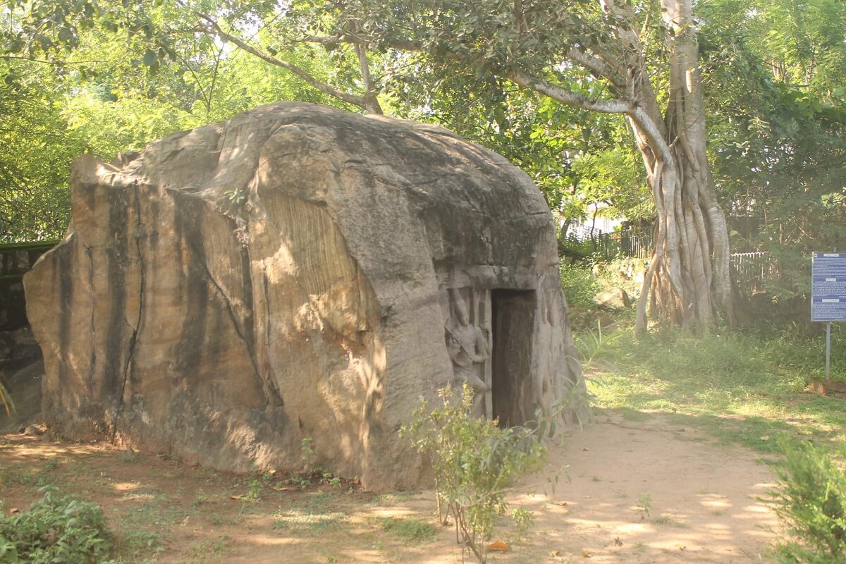 Vizhinjam Rock Temple., Thiruvananthapuramjpg