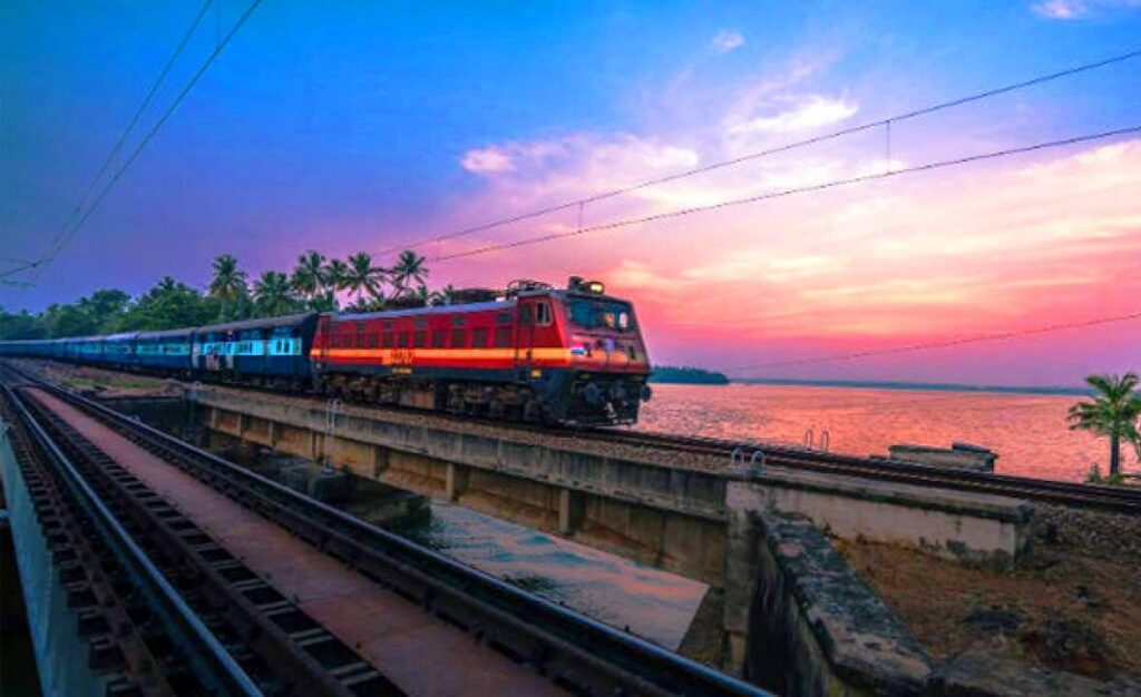 IRCTC Doubles Online Ticket Booking Limit (1)