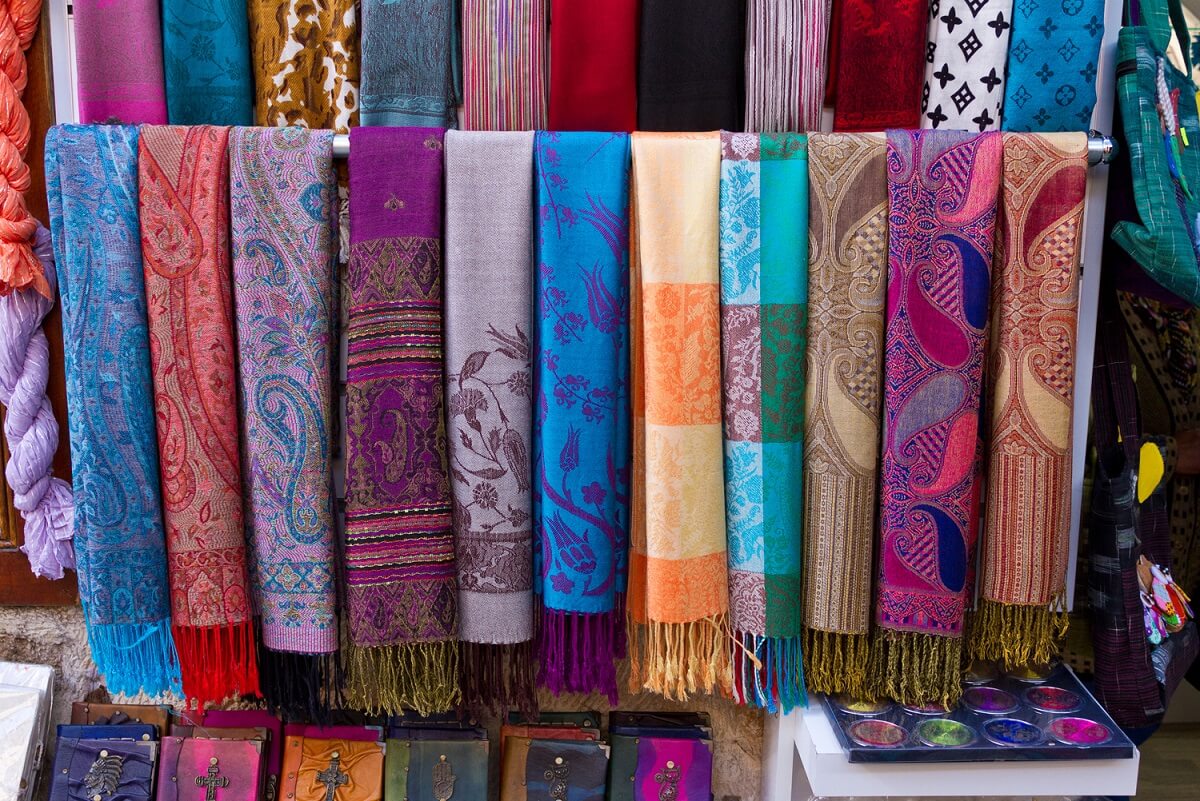 Pashmina Shawls in Kashmir