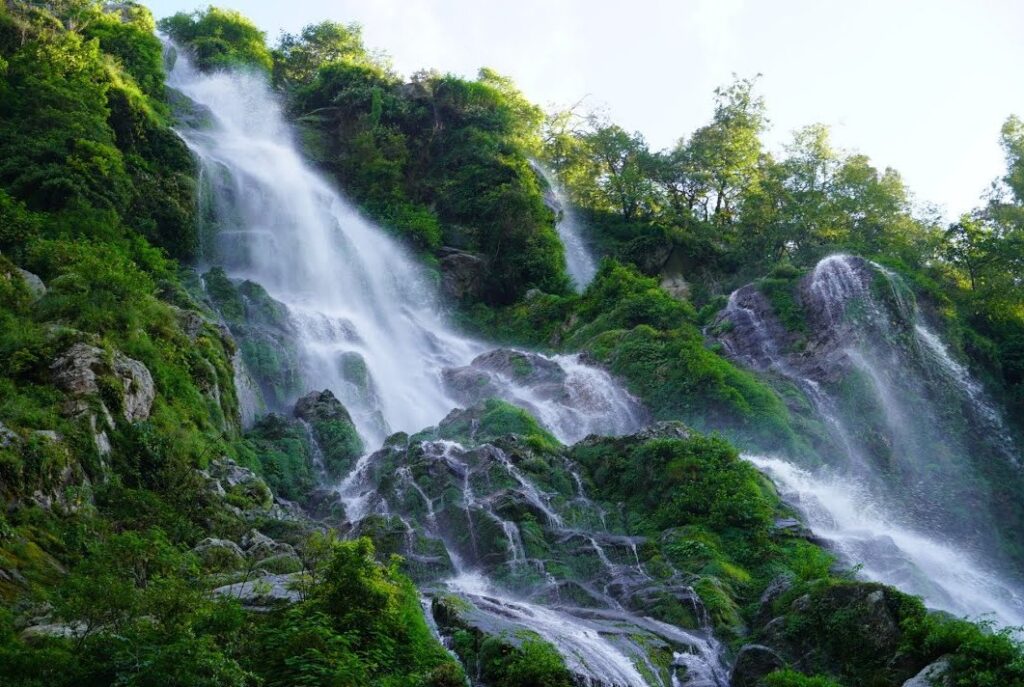 Tindhara-waterfall-near-Kathmandu