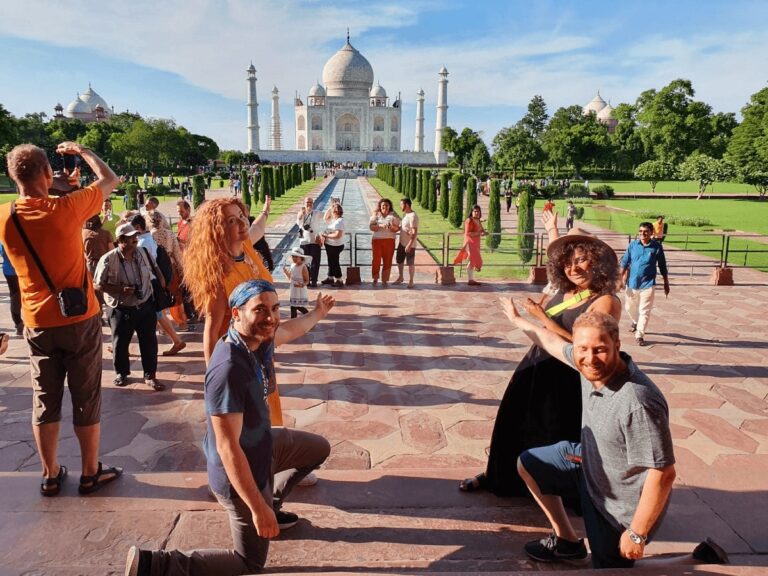 Guest Visit Taj Mahal, Agra