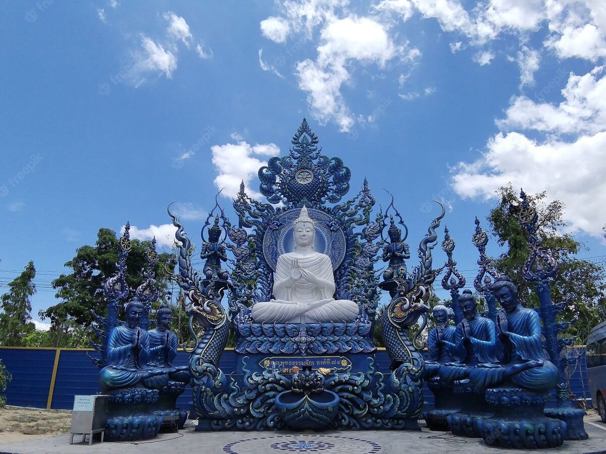 Wat Rong Suea Ten Chiang Rai, Thailand