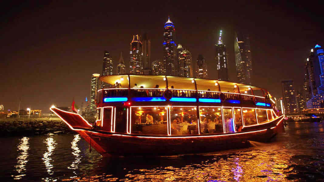 Cruise In Dubai Creek