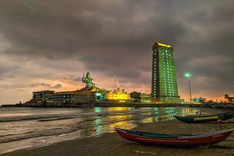 Murudeshwar Beach, Karnataka