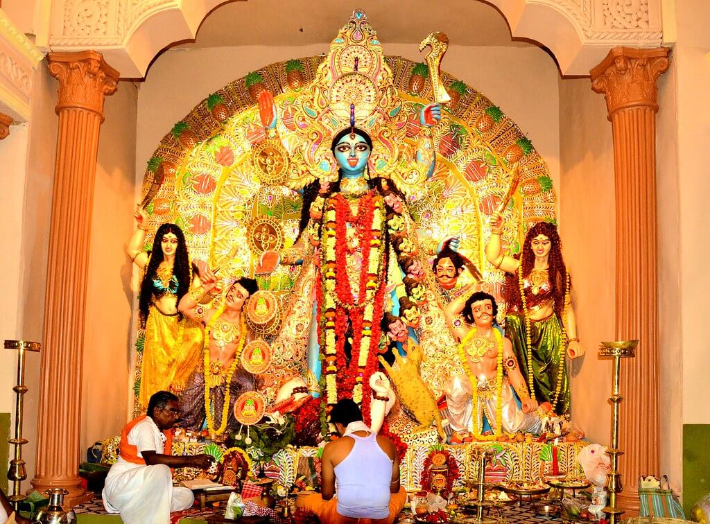 Diwali in Kolkata – ‘Attend Kali Puja Celebration’
