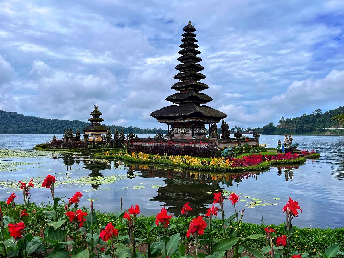 Ulun Danu Bratan, Indonesia