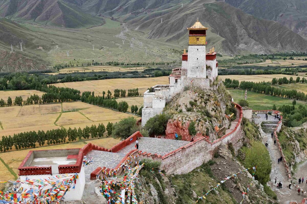 Yumbulagang Monastery, Tibet