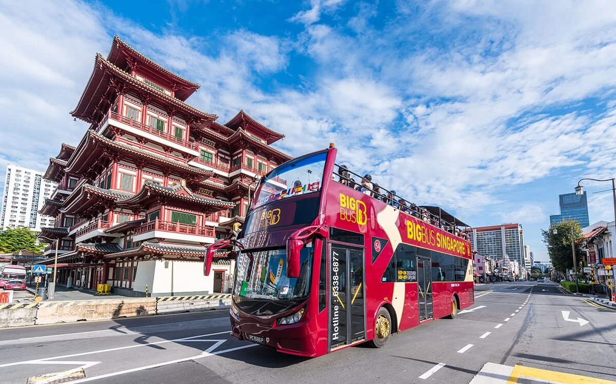 Hop-On and Hop-Off Bus Tour Singapore