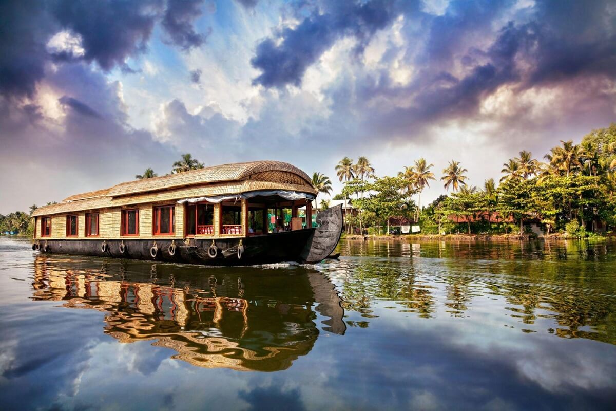 The Great Backwaters Mararikulam, Kerala