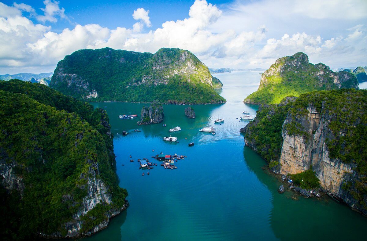Bai Tu Long Bay Vietnam