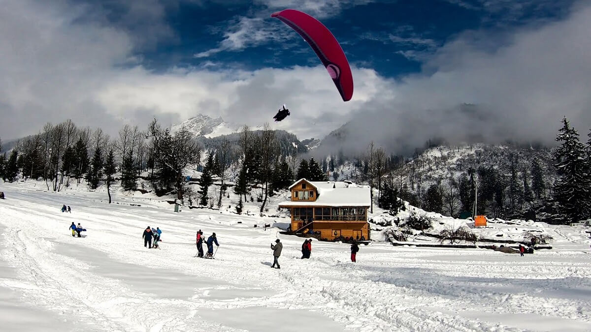 Play Snow in Kasol Himachal
