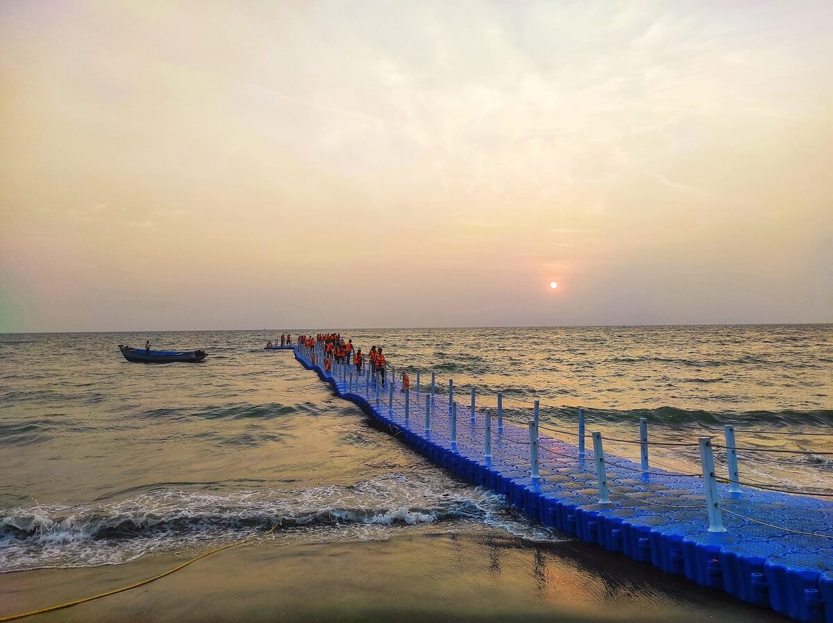 Beypore Floating Bridge Kozhikode, Kerala